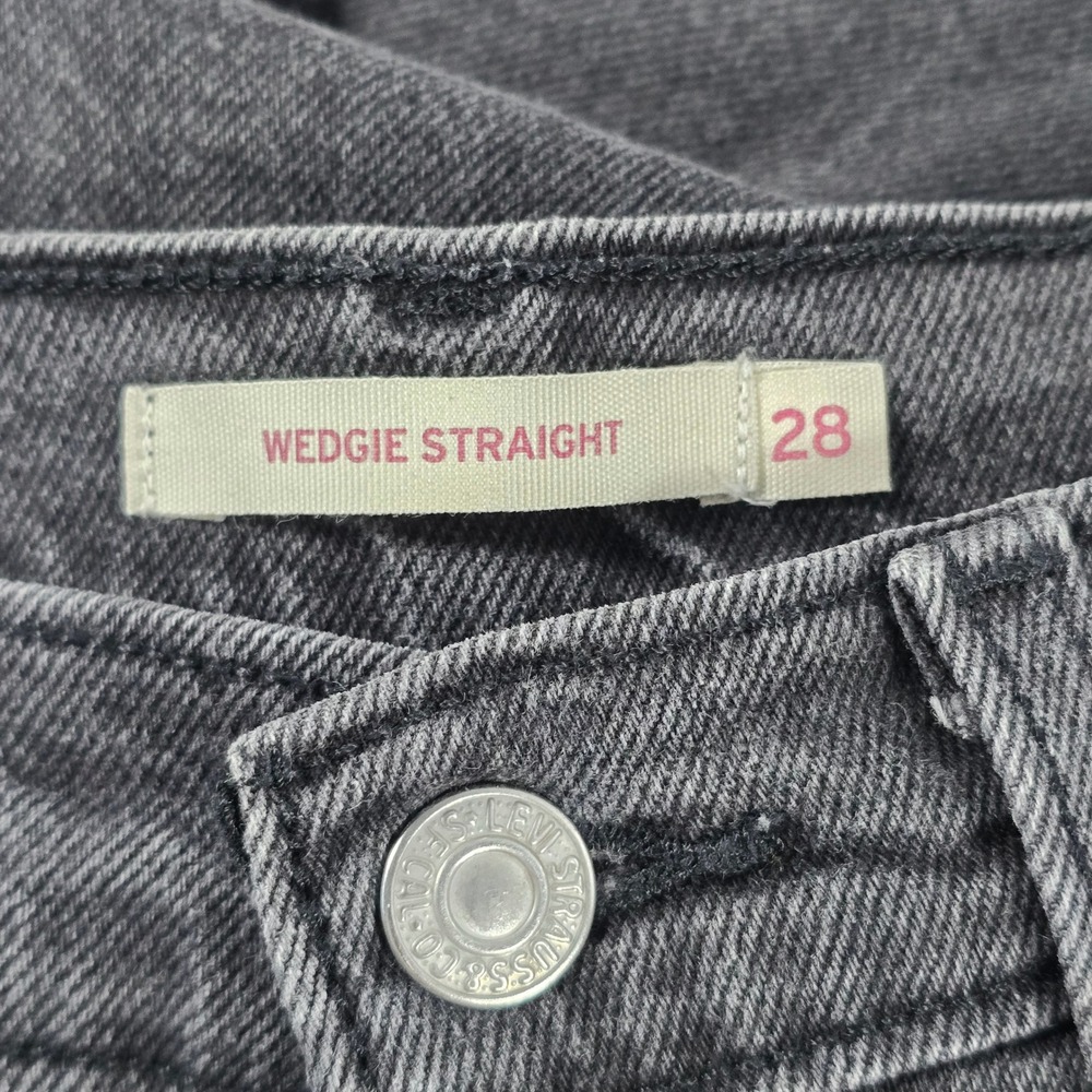 Levis Wedgie Straight Jeans Womens 28 Black Distressed High Rise Button Fly - Picture 8 of 9